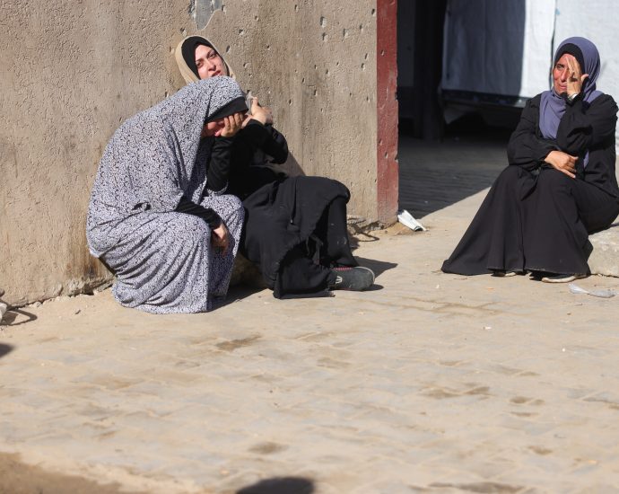 russia-escalates-strikes-on-ukraine’s-power-grid,-gas-sites-as-winter-looms