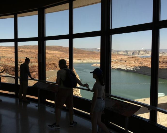 millions-rely-on-dwindling-colorado-river-—-but-are-kept-‘in-the-dark’-about-fixes,-critics-say