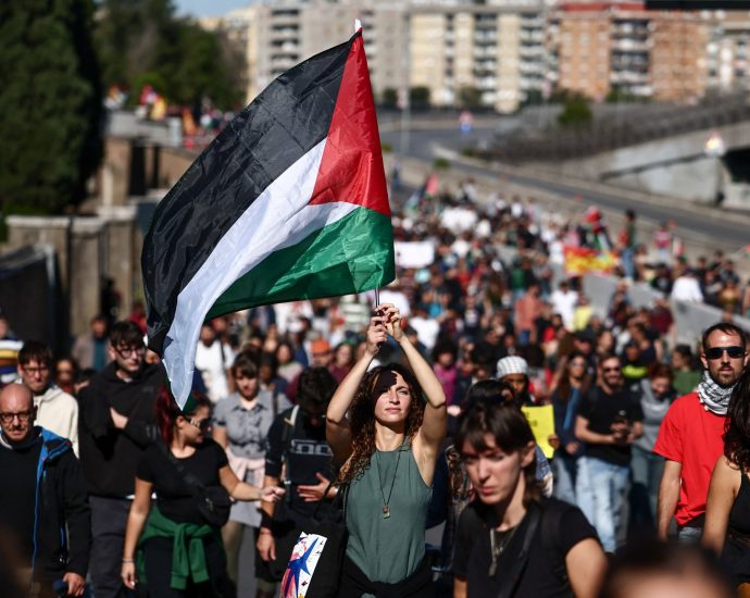 pressure-mounts-on-meloni’s-gov’t-as-gaza-protests-paralyse-italy