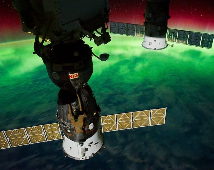 Chasing the northern lights? Here’s what forecasters can—and can’t—tell you