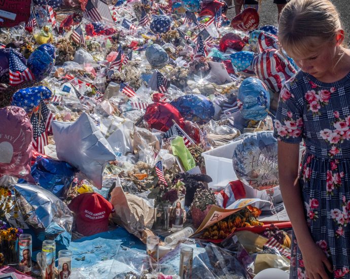 the-strange-loneliness-of-charlie-kirk’s-funeral