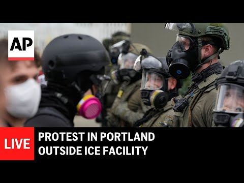 live:-protest-outside-ice-facility-in-portland