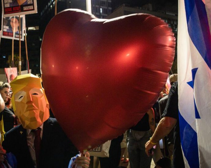 ‘we-want-our-life-back’:-tel-aviv-protesters-celebrate-potential-ceasefire-with-hamas