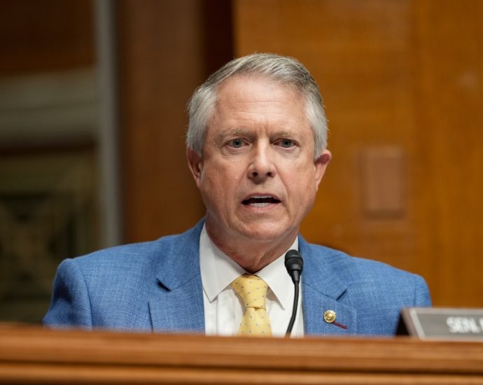 gop-senator-utterly-humiliates-himself-over-shutdown-polls