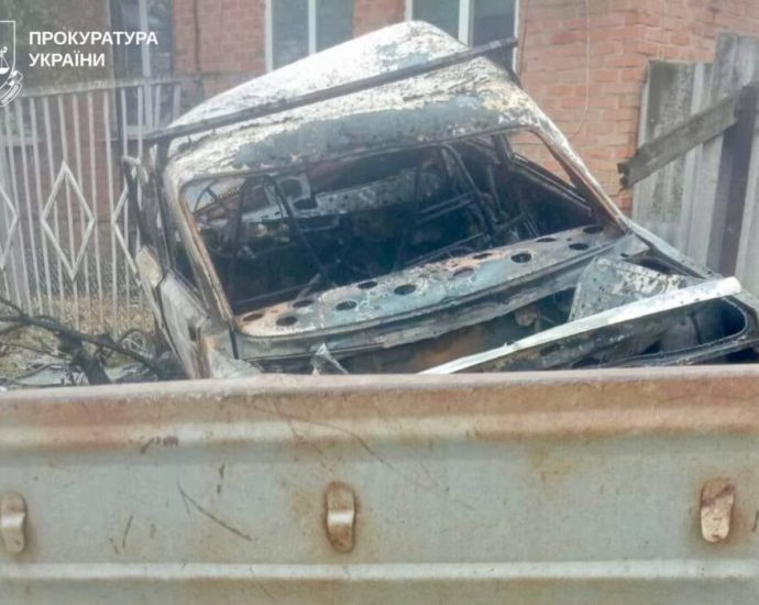 russian-drones-hunt-civilian-cars-in-kharkiv-oblast,-kill-two