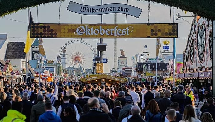 oktoberfest-2025-ends-with-financial-loss-due-to-bomb-scare-in-munich