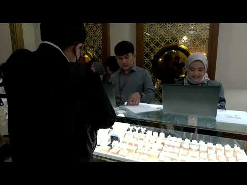 gold-climbs-above-key-$3,900-level-for-first-time-|-reuters