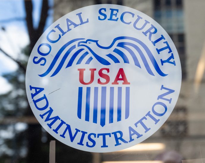 fed-eyes-social-security-overhaul;-white-house-denies-change
