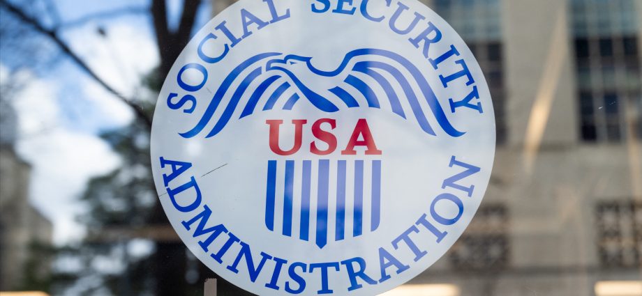 fed-eyes-social-security-overhaul;-white-house-denies-change