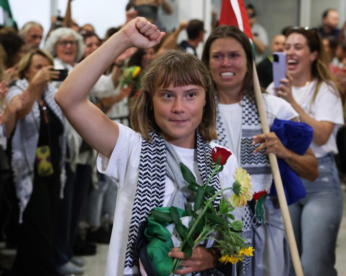gaza-flotilla-activists-arrive-in-greece-after-israeli-prison-release
