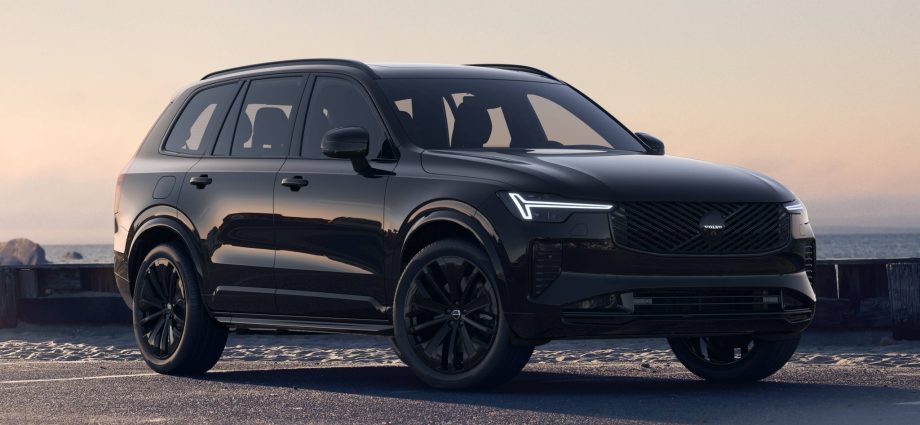 Darkness Comes for the U.K. as Volvo Introduces the 2026 XC90 Black Edition Hybrid SUV