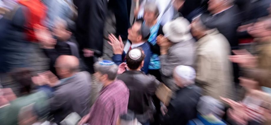 ‘antisemitism-has-become-a-political-tool,’-since-hamas-attack,-europe’s-leading-rabbi-says