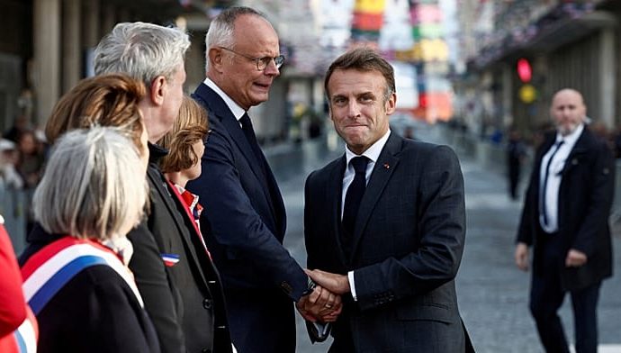 former-french-pm-says-macron-should-resign-amid-deepening-political-crisis