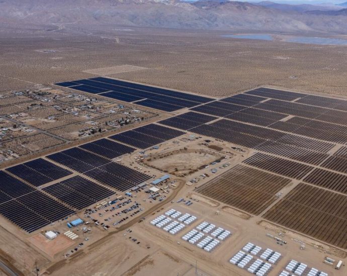 plan-to-reflect-sunlight-to-power-solar-panels-at-night-upsets-astronomers