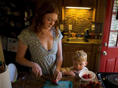government-shutdown-threatens-food-aid-program-relied-on-by-millions-of-families