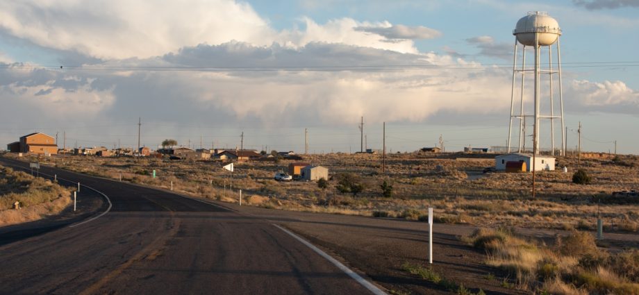 a-tribe-in-arizona-planned-to-connect-600-homes-to-electricity.-then-the-funding-was-cut