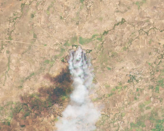 dozens-killed-in-myanmar-after-armed-paraglider-attack:-reports