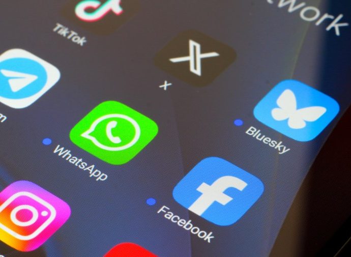 growing-number-of-people-spending-less-time-on-social-media