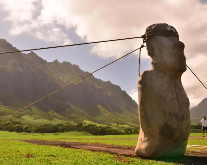 scientists-just-proved-the-moai-could-walk,-solving-a-500-year-mystery