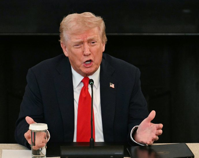 maga-influencer-whines-to-the-traitor-about-“homeless-industrial-complex”