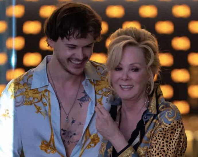 christopher-briney-joins-‘hacks’-season-5,-and-yes,-deborah-vance-approves