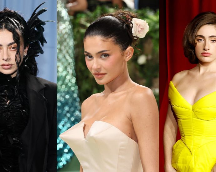 charli-xcx,-kylie-jenner,-and-rachel-sennott-star-in-a24’s-pop-star-drama-‘the-moment’