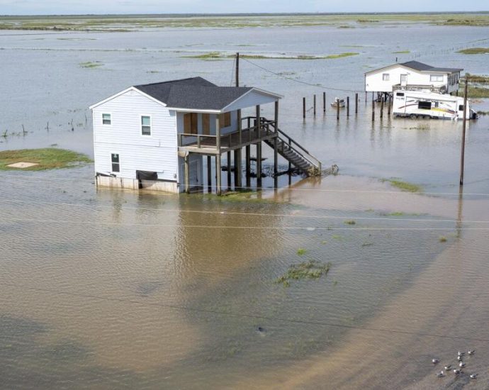 government-shutdown-cuts-off-flood-insurance-program-during-storm-season