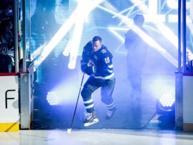 jonathan-toews-returns-to-nhl-with-hometown-jets-after-being-out-2-seasons-with-long-covid