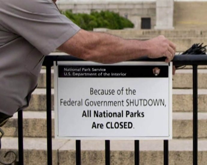 white-house-begins-laying-off-federal-workers-amid-government-shutdown
