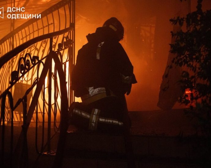 russian-terrorist-attack-targets-ukrainian-energy-grid:-two-workers-killed,-thousands-left-without-power-as-winter-nears