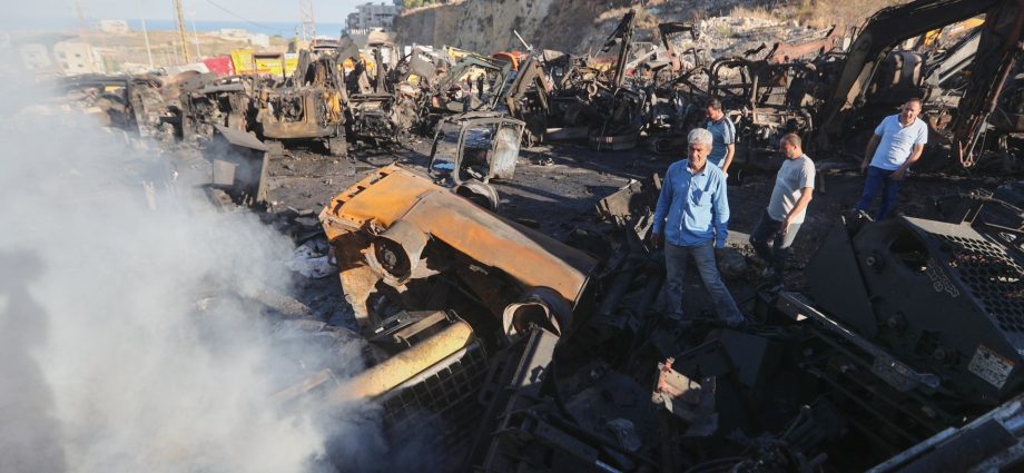 intensive-israeli-air-strikes-kill-one,-injure-seven-in-southern-lebanon