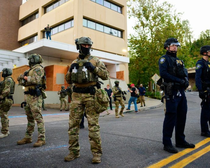 us.-citizen-detained-and-held-at-ice-building-in-portland-for-hours-before-release,-lawyer-says