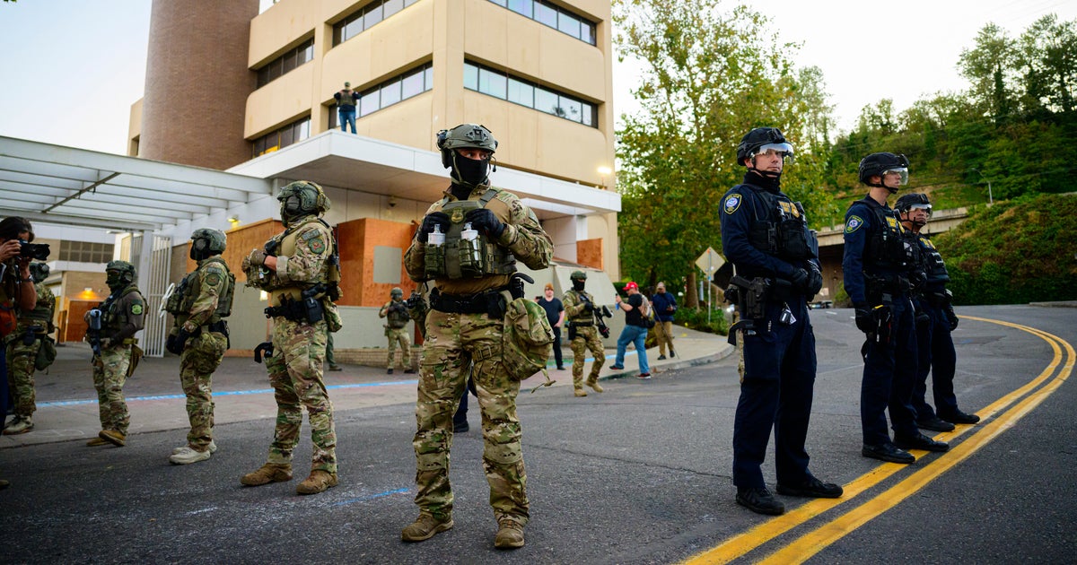 us.-citizen-detained-and-held-at-ice-building-in-portland-for-hours-before-release,-lawyer-says