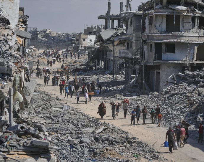 week-in-pictures:-from-ceasefire-in-gaza-to-floods-in-mexico