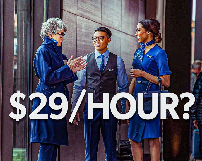 a-look-at-the-salaries-of-flight-attendants-in-the-us-in-2025