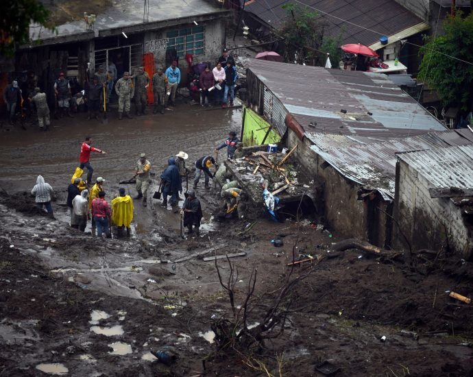 death-toll-from-mexico-flooding-rises-to-44,-dozens-more-missing