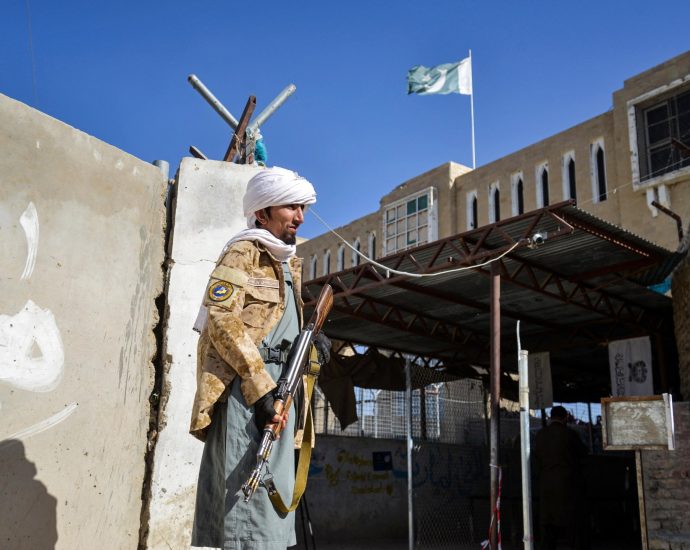russia-calls-for-restraint-amid-pakistan-afghanistan-border-clashes
