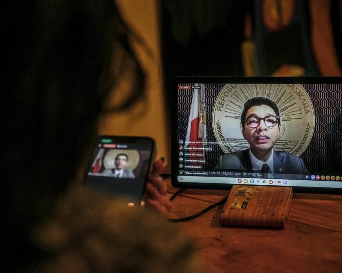 president-of-madagascar-flees-to-‘safe-location’-amid-deadly-protests