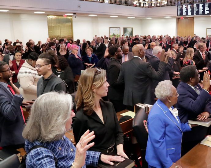 North Carolina Republicans Plan to Redraw Congressional Map to Add a Seat