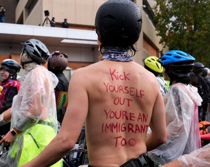 naked-cyclists-in-portland-send-traitor-47-a-stripped-bare-rebuke