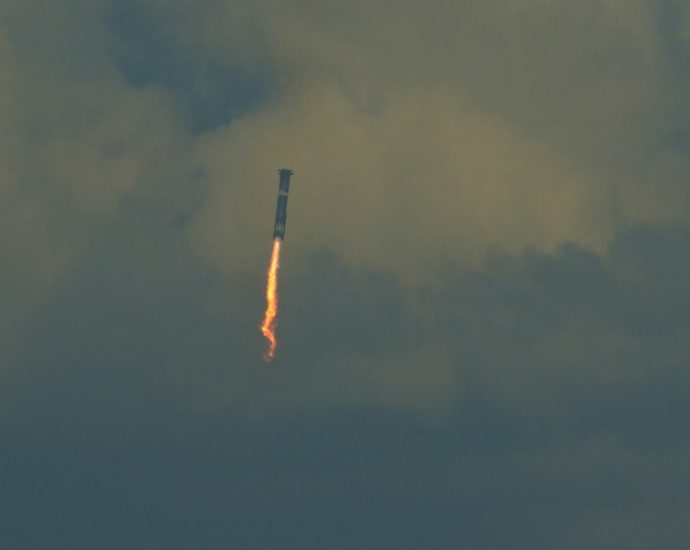 spacex-launches-the-11th-test-flight-of-its-mega-starship-rocket-with-another-win