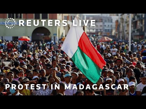 live:-madagascar-protesters-celebrate-president’s-removal