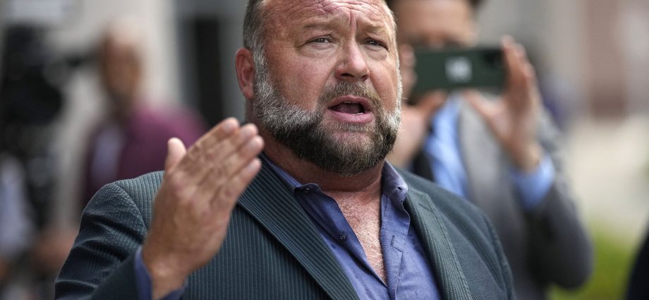 supreme-court-turns-away-alex-jones’-attempt-to-block-$1.5b-defamation-judgment