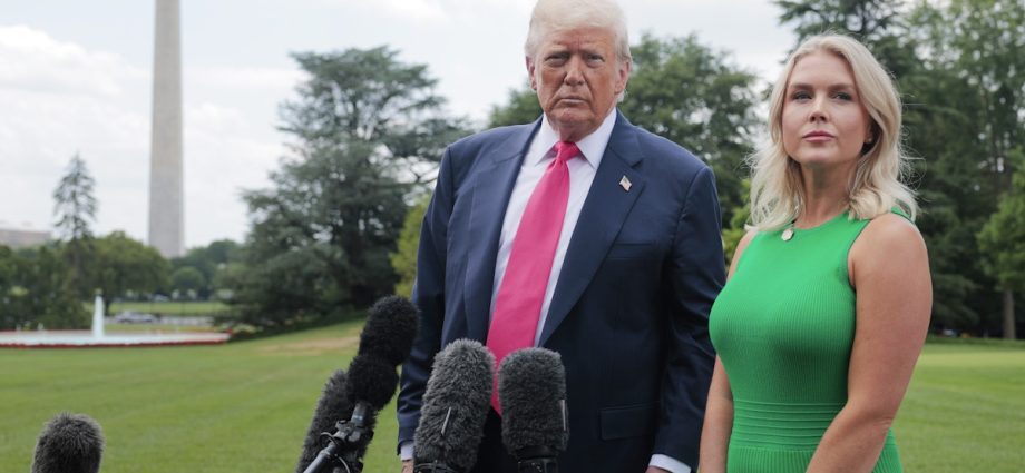 the-traitor-gives-karoline-leavitt-the-weirdest-compliment-imaginable