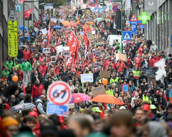 tens-of-thousands-rally-in-brussels-to-protest-austerity-plans
