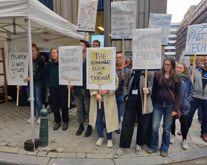 what-do-we-want?-windows-10-support!-when-do-we-want-it?-until-2030!