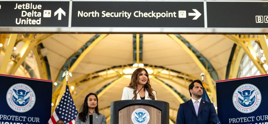 feds-regulate-airports-but-can’t-require-them-to-air-dhs-video