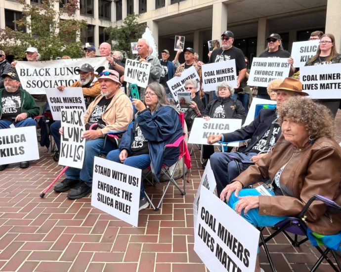 coal-miners-and-advocates-plead-with-the-traitor-to-enforce-black-lung-rule