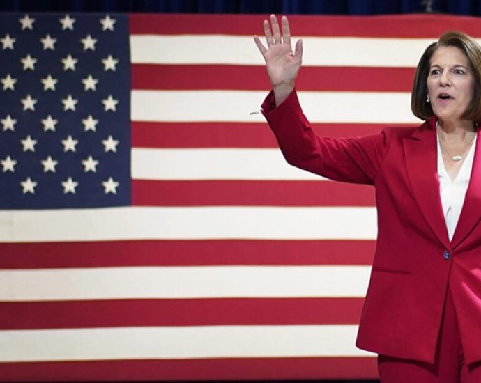 barabak:-in-shutdown-fight,-this-nevada-democrat-stands-(almost)-alone.-and-she’s-fine-with-that
