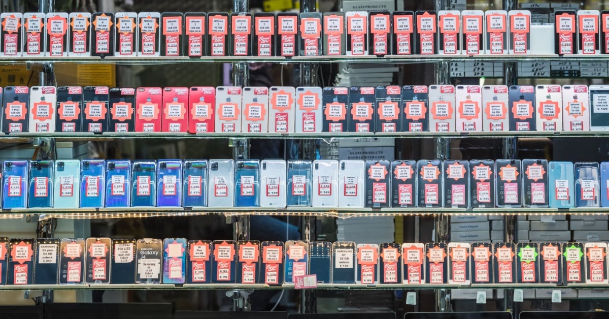 everyone-wants-a-fancy-phone-–-even-the-folk-buying-them-second-hand